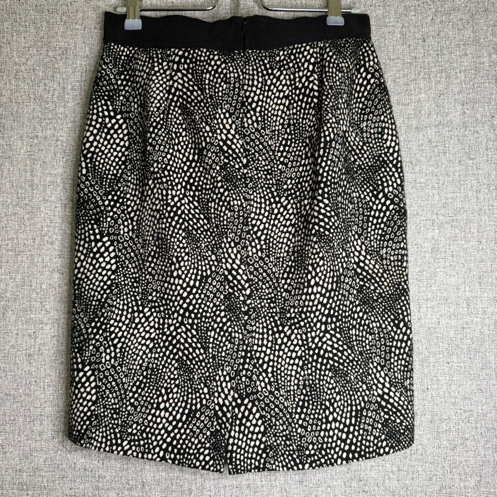 Ann Taylor Black and White Textured Pencil Skirt Size 6 - Picture 2 of 5